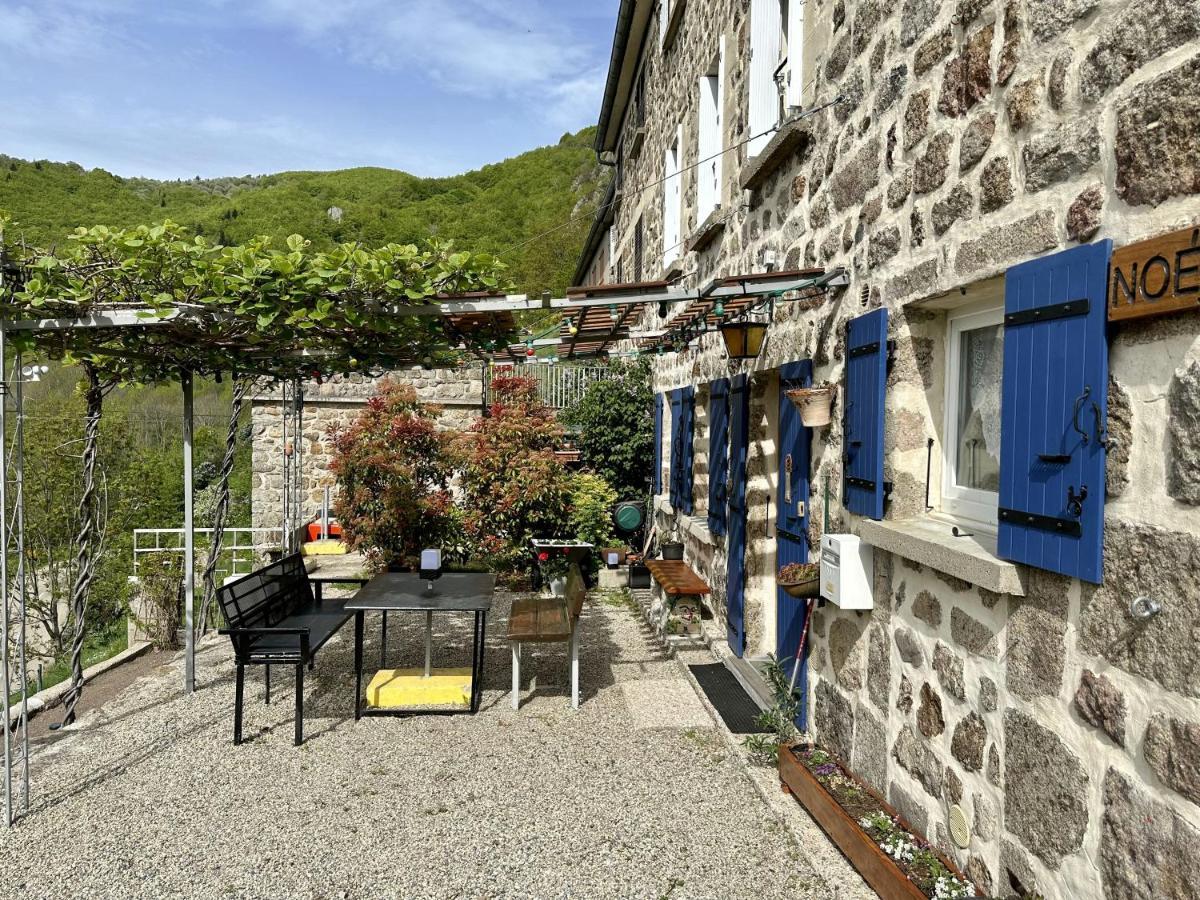 Gite De Noe Au Ray-Pic Pereyres Exteriör bild
