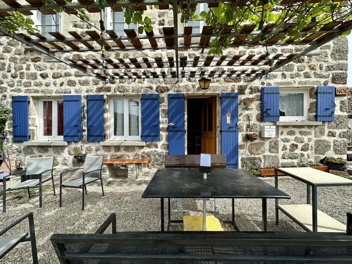 Gite De Noe Au Ray-Pic Pereyres Exteriör bild