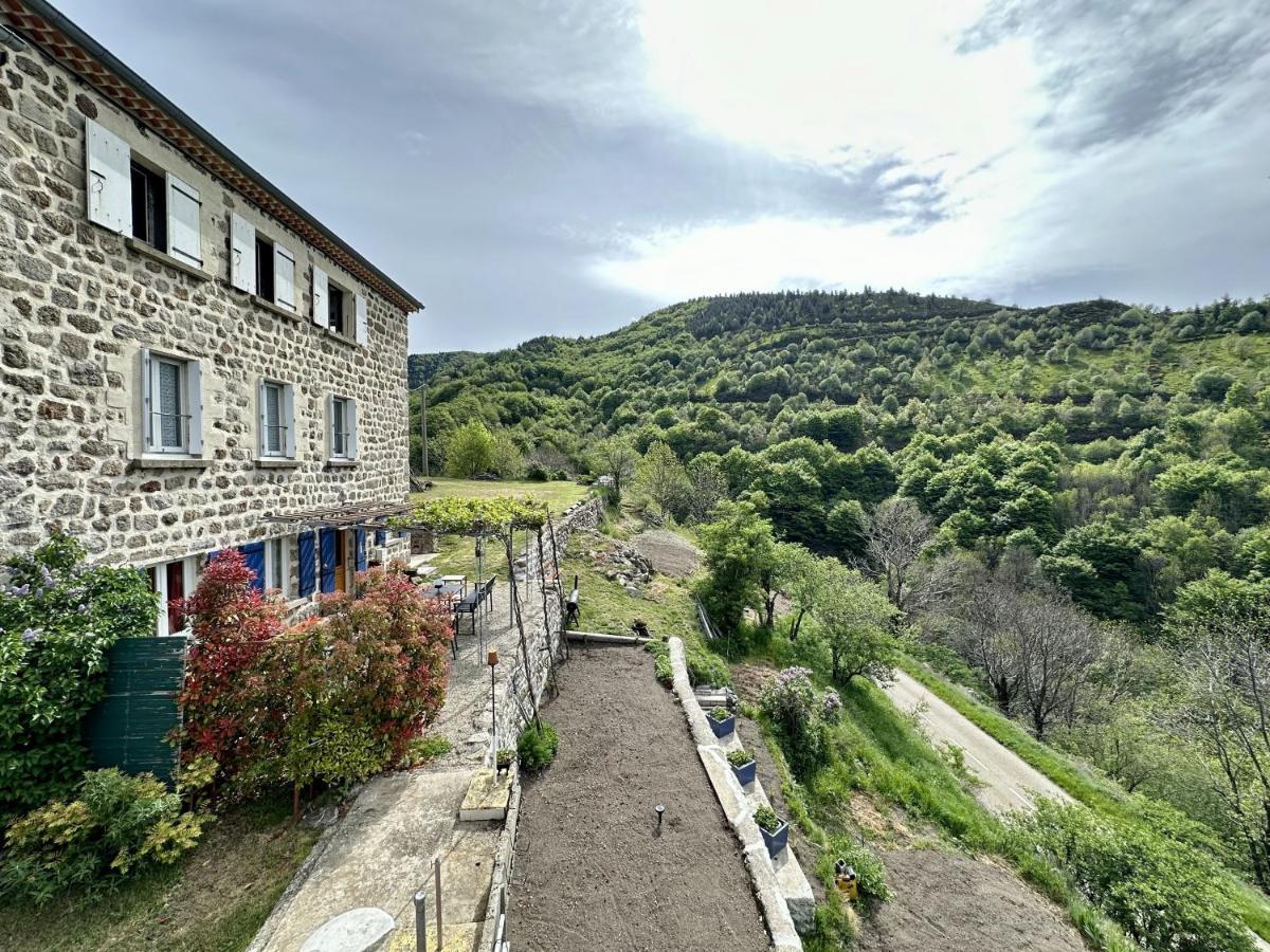 Gite De Noe Au Ray-Pic Pereyres Exteriör bild